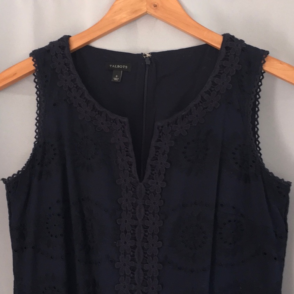Talbots Navy Blue Eyelet Women’s Sleeveless dress size 2 - v neck